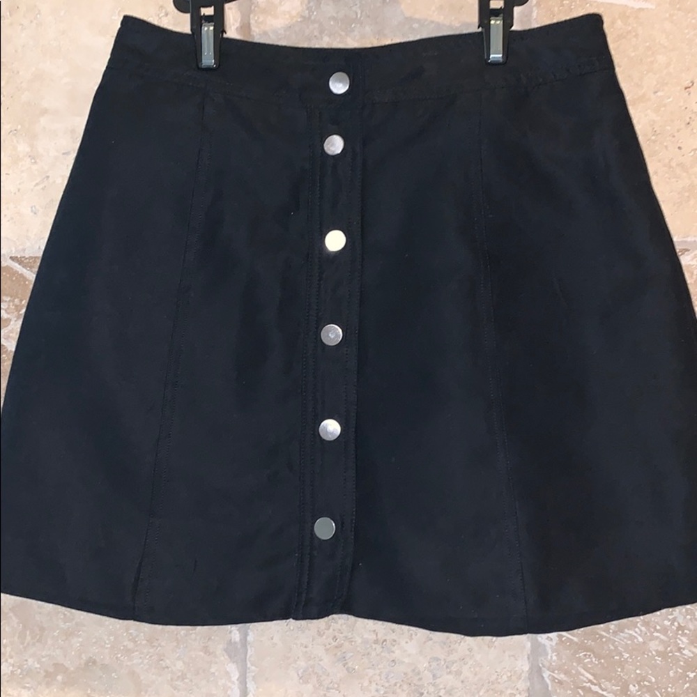 H&M black button down skirt